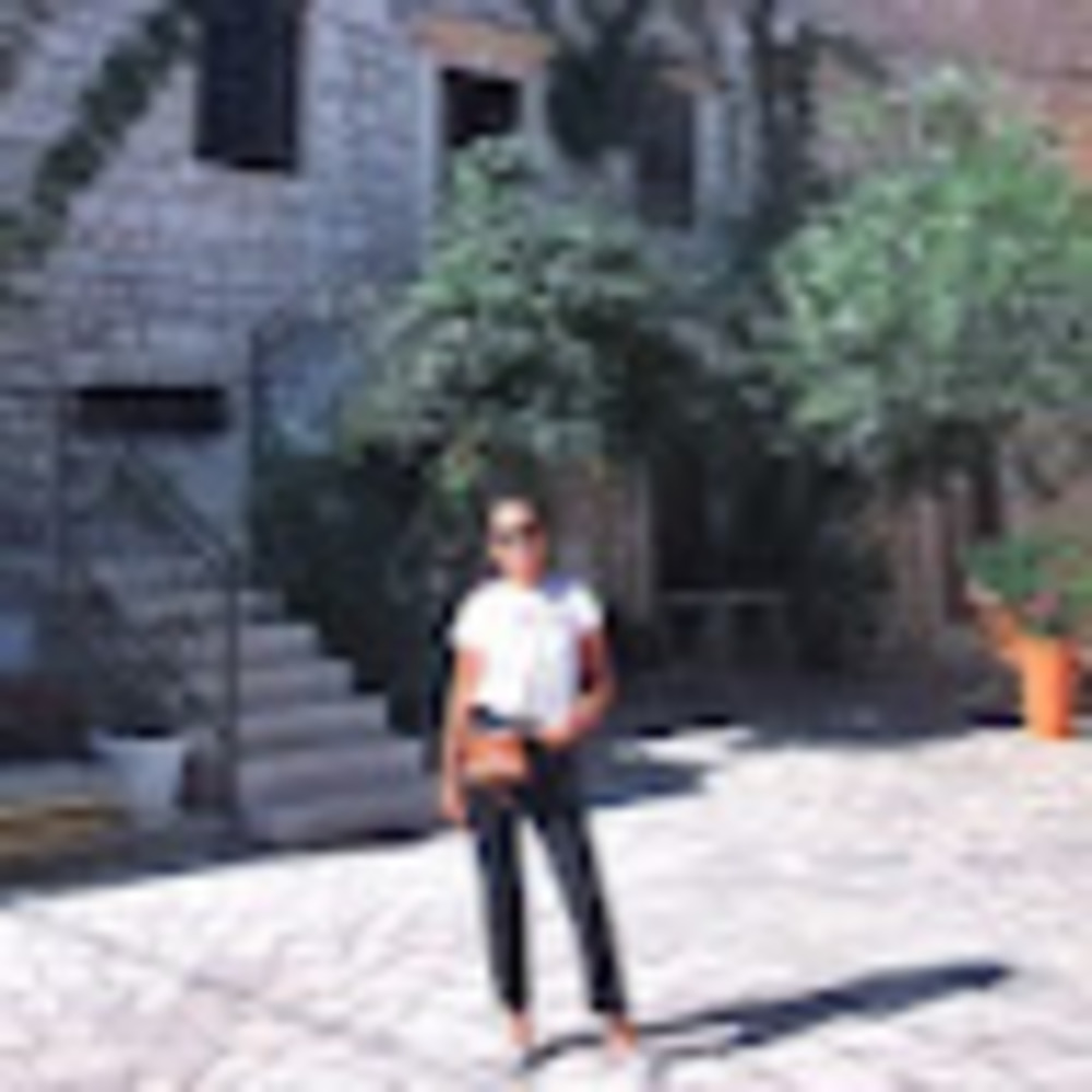 Meet your Posher, Sandra